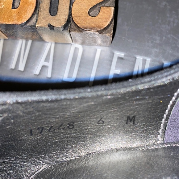 🇨🇦La CANADIENNE Montreal Waterproof ‘Shootie’ Bootie Heels in Black Suede - Picture 9 of 12